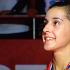 Carolina Marín recibe la medalla de campeona mientras suena el himno franquista.