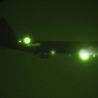 Un B-52 realiza la maniobra de aterrizaje en la base de EEUU en Qatar, este jueves.