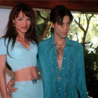 Prince, que en aquel momento se hacía llamar 'The Artist' en Marbella con Mayte García, en el año 1998.