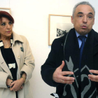 Victorina Alonso y Rafael Simancas, durante la inauguración de la exposición.