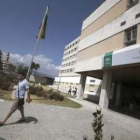 Imagen del hospital Punta Europa de Algeciras, donde una mujer falleció por la gripe A.