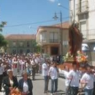 La tradicional procesión de San Pedro recorrió las principales calles de la villa de Boñar