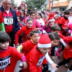 Más de 1.200 corredores tomaron la salida en la San Silvestre, entre los que destacó la participación de los más pequeños.