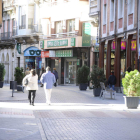 El trasiego de personas por las calles de La Bañeza fue escaso durante todo el día.