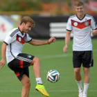 Mario Goetze y Toni Kroos, durante el entrenamiento de la selección alemana.
