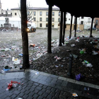 Restos del 'Entierro de Genarín' en la Plaza del Grano.