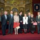 El presidente de la Junta, Juan Vicente Herrera, con todos los premiados