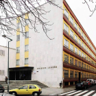 El Colegio Leonés se ha convertido en el centro educativo de referencia contando con tres edificios en la plaza de San Isidoro, avenida José Aguado y calle Corredera.