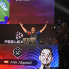Alex Alguacil en uno de los partidos de la fase final del Mundial de PES.