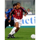 El brasileño Rivaldo logró su primer gol en la liga italiana con el Milan