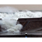 Brecha originada en el rompeolas del puerto de Bermeo.