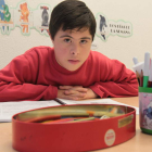 Rubén Calleja Loma en una de las aulas de Amidown donde acude a actividades.