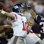 Espectacular lance en un partido de la Super Bowl, entre New York Giants y New England Patriots, en Arizona.