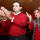 El líder de los socialistas leoneses y Susana Díaz, en un reciente acto en Camponaraya. L.M. DE LA MATA