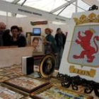 Las exposiciones y muestras folclóricas leonesas acompañan a las casetas más comerciales en la feria