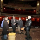 El alcalde y Samuel Rubio con técnicos del Ministerio de Cultura
