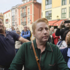 Varias personas increpan a la alcaldesa y autoridades tras el minuto de silencio en Gijón. ELOY ALONSO