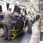 Trabajadores en la factoría de Renault en Valladolid.