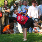 Adrián, de azul, se impuso en la final de pre y benjamín a Miguelín Tascón.