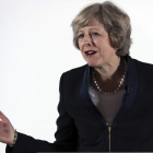 Theresa May, durante el lanzamiento de su campaña ayer en Birmingham. CHRIS RADBURN