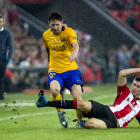 Del acierto de Leo Messi, en la foto cubierto por Laporte, depende la remontada azulgrana.
