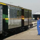 Imagen de los vagones del tren en la estación de Cubillos del Sil