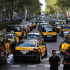 Huelga de taxistas en la Gran Via de Barcelona, el pasado julio.