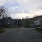 La entrada del pueblo de El Portelo con el cartel de "Provincia de Lugo".
