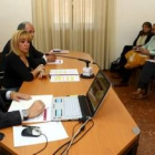 La presidenta de la Diputación explica a los alcaldes asistentes las posibilidades del nuevo sistema