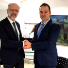 Sánchez Seco y Ciézar Villanueva firmaron el acuerdo de colaboración ayer en Ponferrada. DL