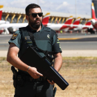 Dispositivo de seguridad de la Guardia Civil en el aeropuerto de Barajas por la Cumbre de la Otan. CHEMA MOYA