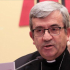 El secretario general de la Conferencia Episcopal Española, Luis Argüello, el pasado mes de abril en Madrid.