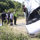 El vehículo quedó destrozado tras el impacto.