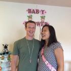 Mark Zuckerberg junto a su esposa Priscilla Chan.