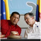 La mediación de Chávez permitida por Uribe (dcha) acabó en polémica