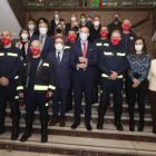El alcalde homenajeó a los bomberos del Ayuntamiento. RAMIRO