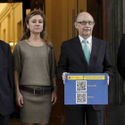 El ministro de Hacienda, Cristóbal Montoro, y sus secretarios de Estado entregan el proyecto de Presupuestos Generales del Estado (PGE) de 2013 en el Congreso.