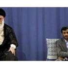 El líder supremo iraní, el ayatolá Ali Jamenei (izq.), y el presidente iraní, Mahmud Ahmadineyad.