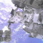 Los dos cosmonautas del Atlantis durante su segunda salida al espacio exterior