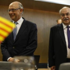 El ministro de Hacienda, Cristobal Montoro, (izquierda) en una reunión con el 'conseller' de Economia, Andreu Mas-Colell en julio del 2014.