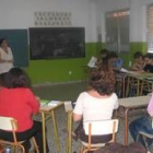 Varias mujeres presenciaron ayer la primera clase del curso de igualdad
