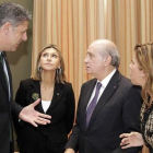 El ministro del Interior, Jorge Fernández Díaz, junto a Xavier García Albiol, María de los Llanos de Luna y Alicia Sánchez-Camacho.