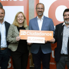 Luis Fuentes, en el centro, con los procuradores electos de su partido, entre ellos Manuel Mitadiel.