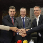 El presidente de la Federación, en el centro, en la recepción en el Ayuntamiento de León.