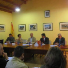 Azuara (derecha), con el rector de la UBU y otras autoridades.