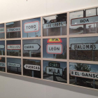 León en una de las obras exhibidas que recoge localidades con nombres de animales.