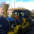 El tren se pasea desde las 10.30 hasta las 14.30 horas por las calles de la ciudad.