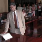 El regidor de Villafranca del Bierzo, el socialista Vicente Cela, tomando posesión de su cargo