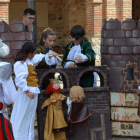 Una representación de obras de Cervantes en la calle por los alumnos del Benito León. MEDINA