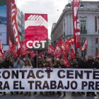 Manifestación de trabajadores de atención telefónica en Madrid.